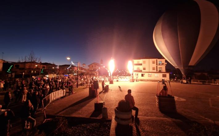 Lo spettacolo delle mongolfiere “infiamma” Pianfei