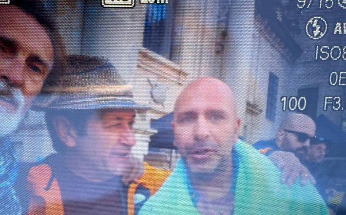 Santiago, Langhe e&hellip; una foto simpaticamente vintage: quando Roby Bella incontra Checco Zalone