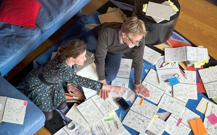 Chris Bangle a Farigliano: il designer innamorato di Clavesana presenta il suo libro sul car design