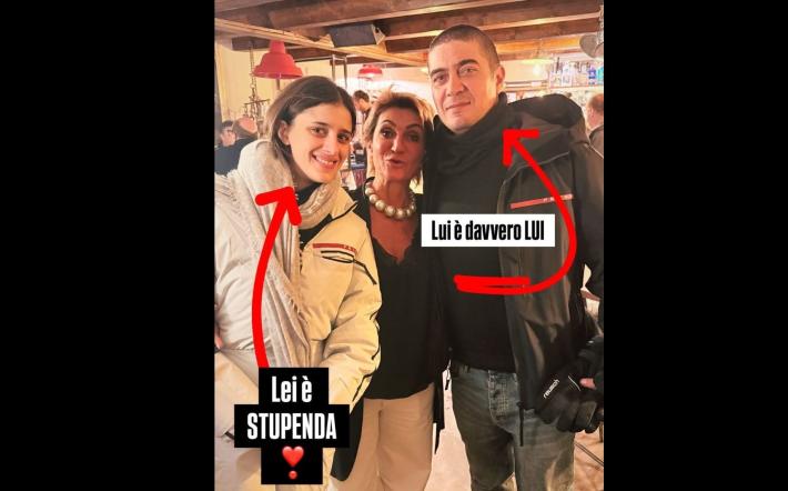 Alle Stalle di Prato Nevoso le star del cinema Benedetta Porcaroli e Riccardo Scamarcio