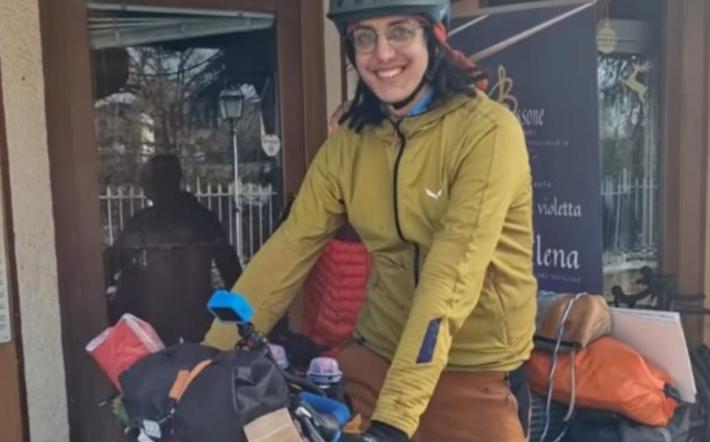 Tocca anche Vicoforte il giro del mondo in bici del giovane cuneese Simone