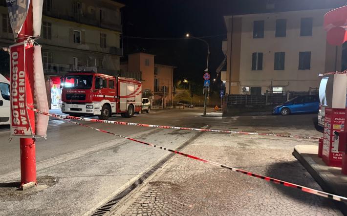 Mondov&igrave;: intervento dei vigili del fuoco e  polizia municipale dal distributore in  via Quadrone