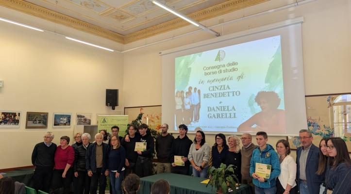 La consegna delle borse di studio alla Forestale di Ormea 